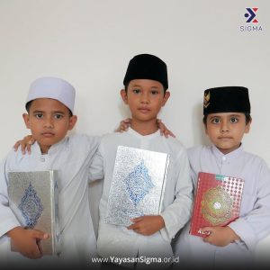 Kegiatan Sedekah Al Qur'an di Masjid Jami Al Muchlisin